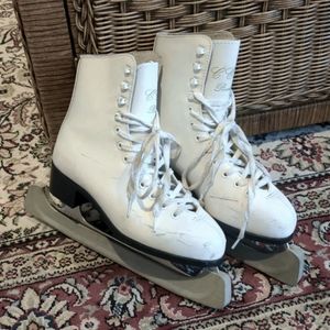 CCM Pirouette Ice Skates